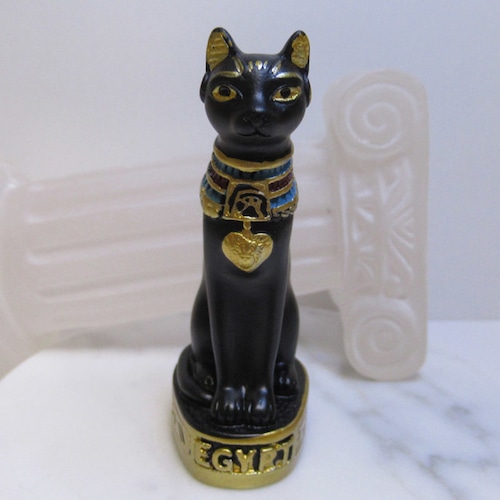 エジプト 猫の女神 バステトの置物
