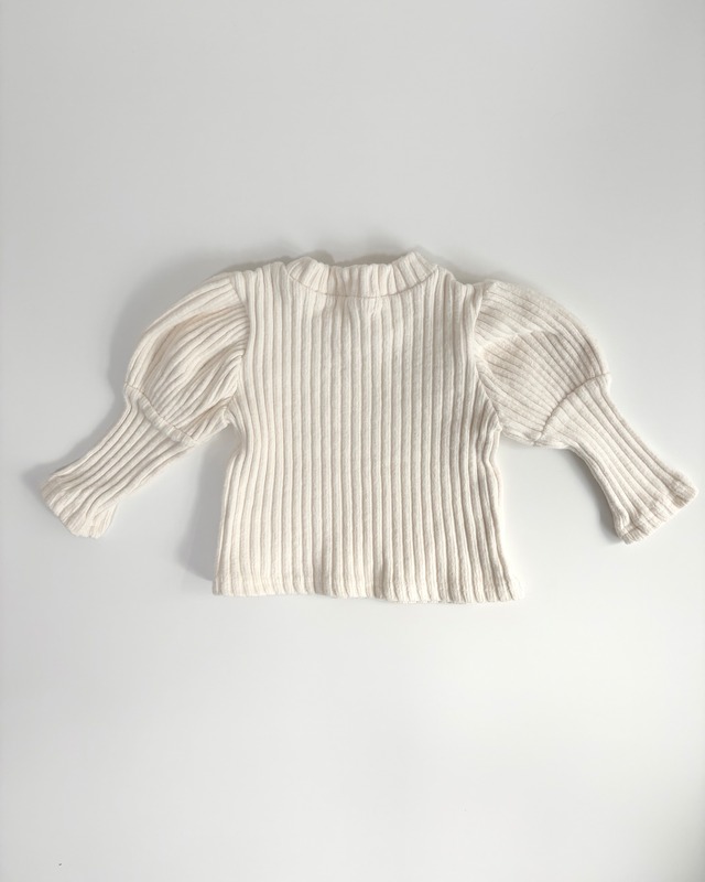 即納____ half neck puff T