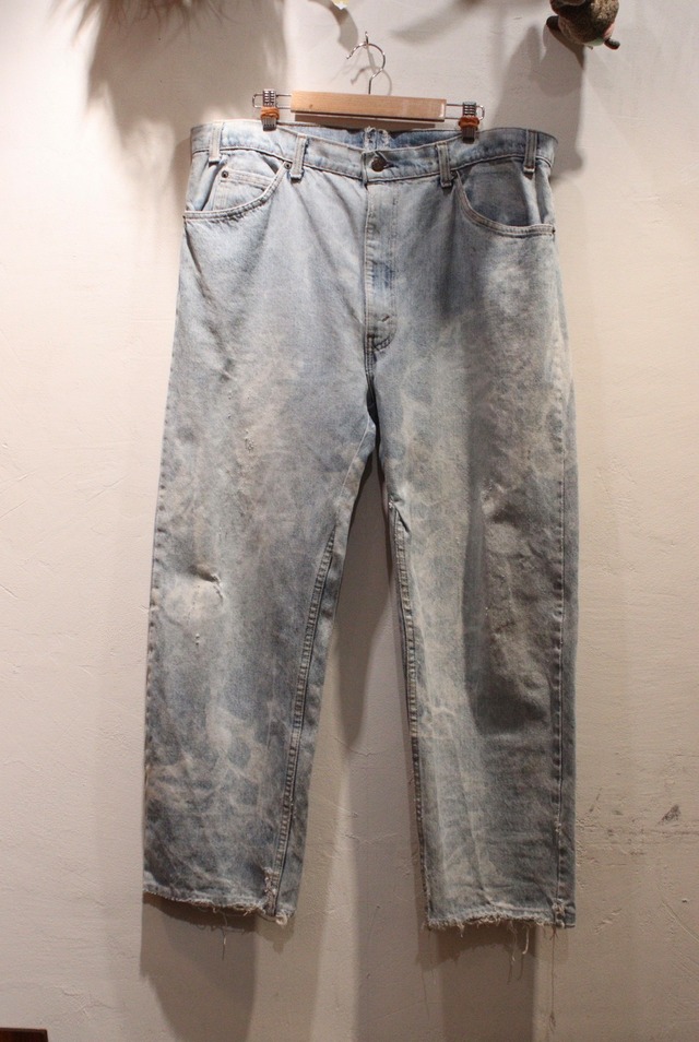 1990s Levi’s 505 bleached denim pants .