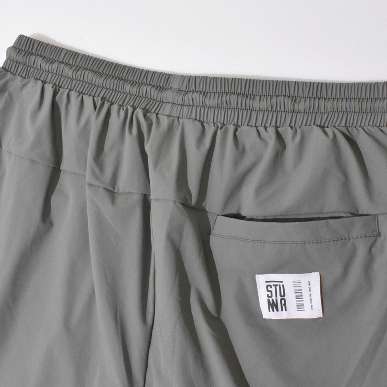 Nylon ST shorts：スモークグリーン
