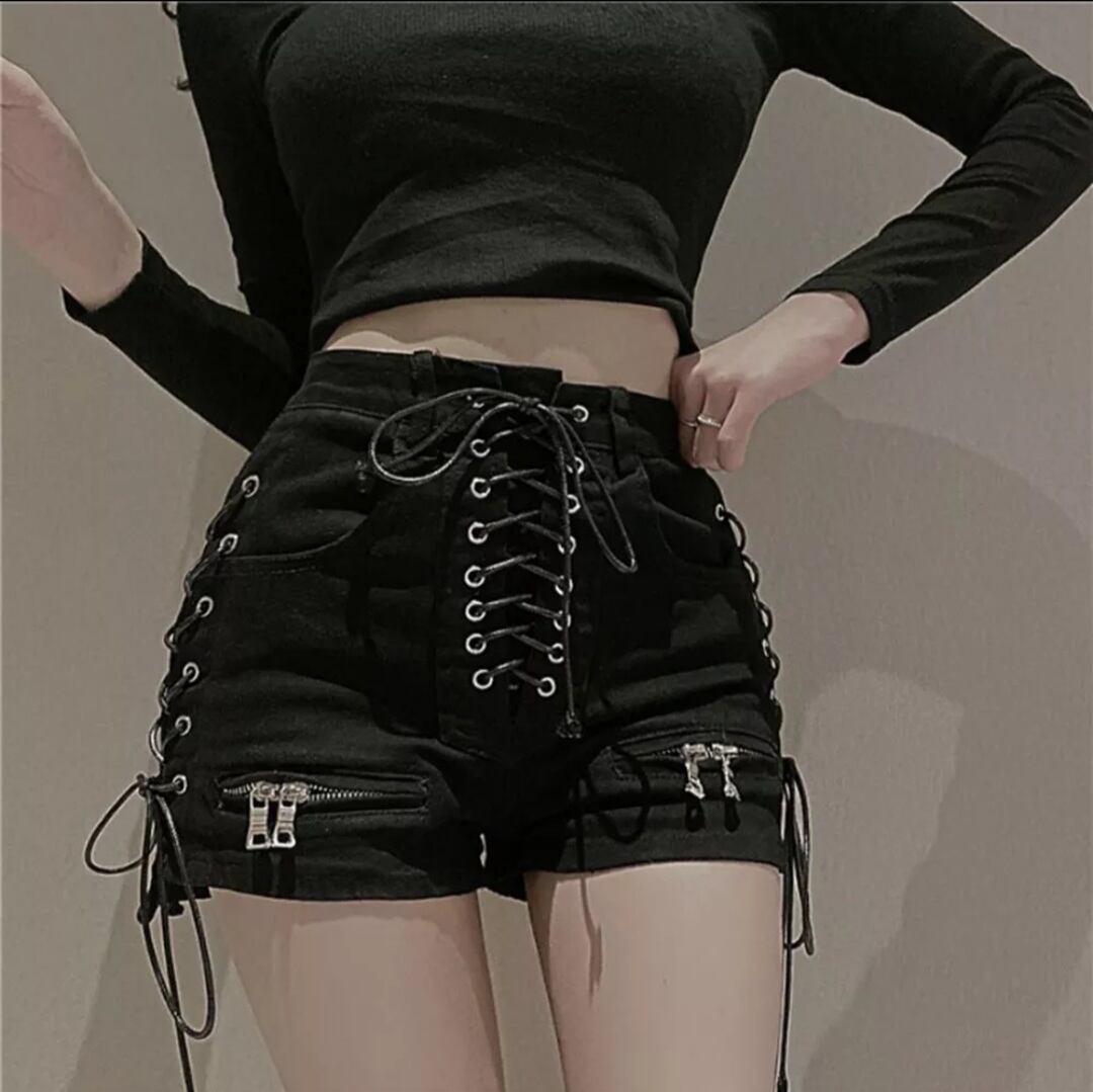HIGH WAIST GOTHIC SHORT PANTS / GOTHIC ARMS