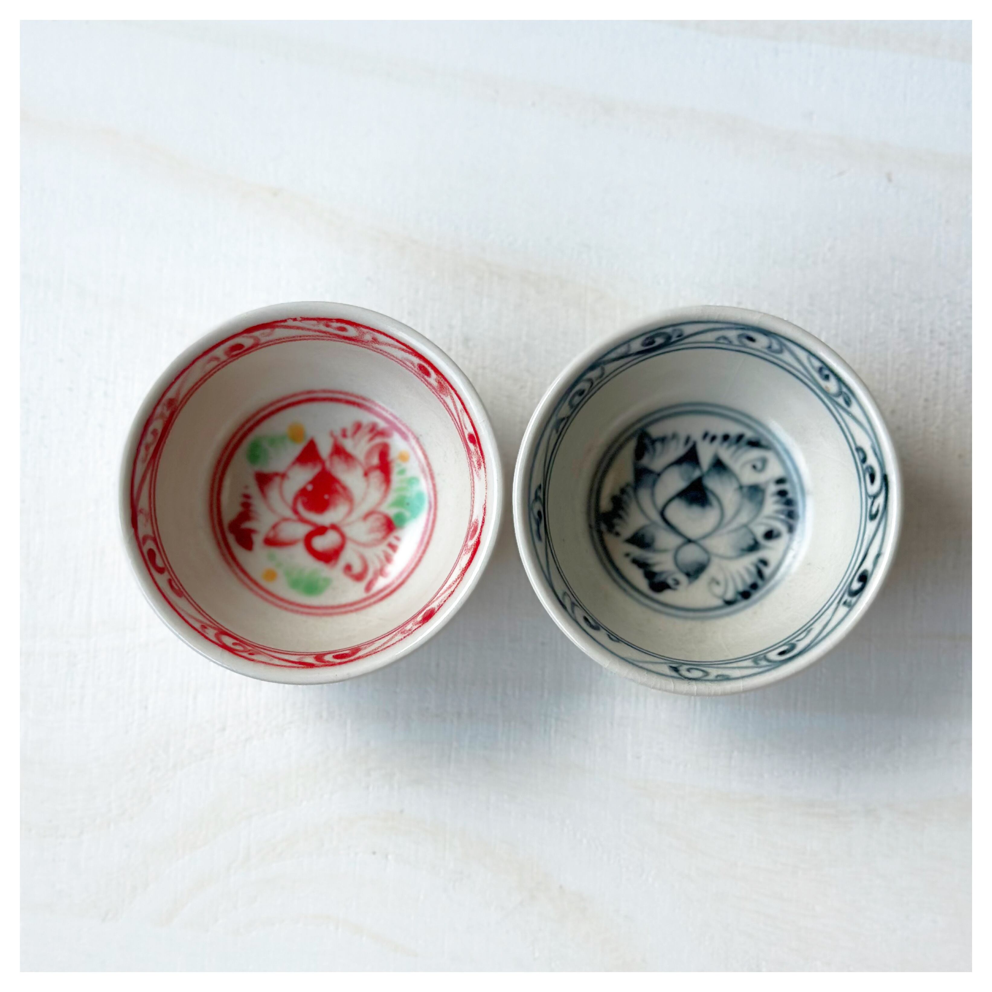 新品 ベトナムのバッチャン焼き 蓮柄の鉢4枚セット 新品 ベトナムのバッチャン焼き 蓮柄の鉢4枚セット 新品 ベトナムの