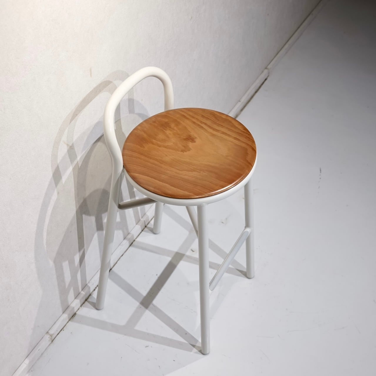 magis マジス スティールウッド ハイスツール ビーチ材 カウンターチェア① magis マジス スティールウッド ハイスツール ビーチ材 カウンター