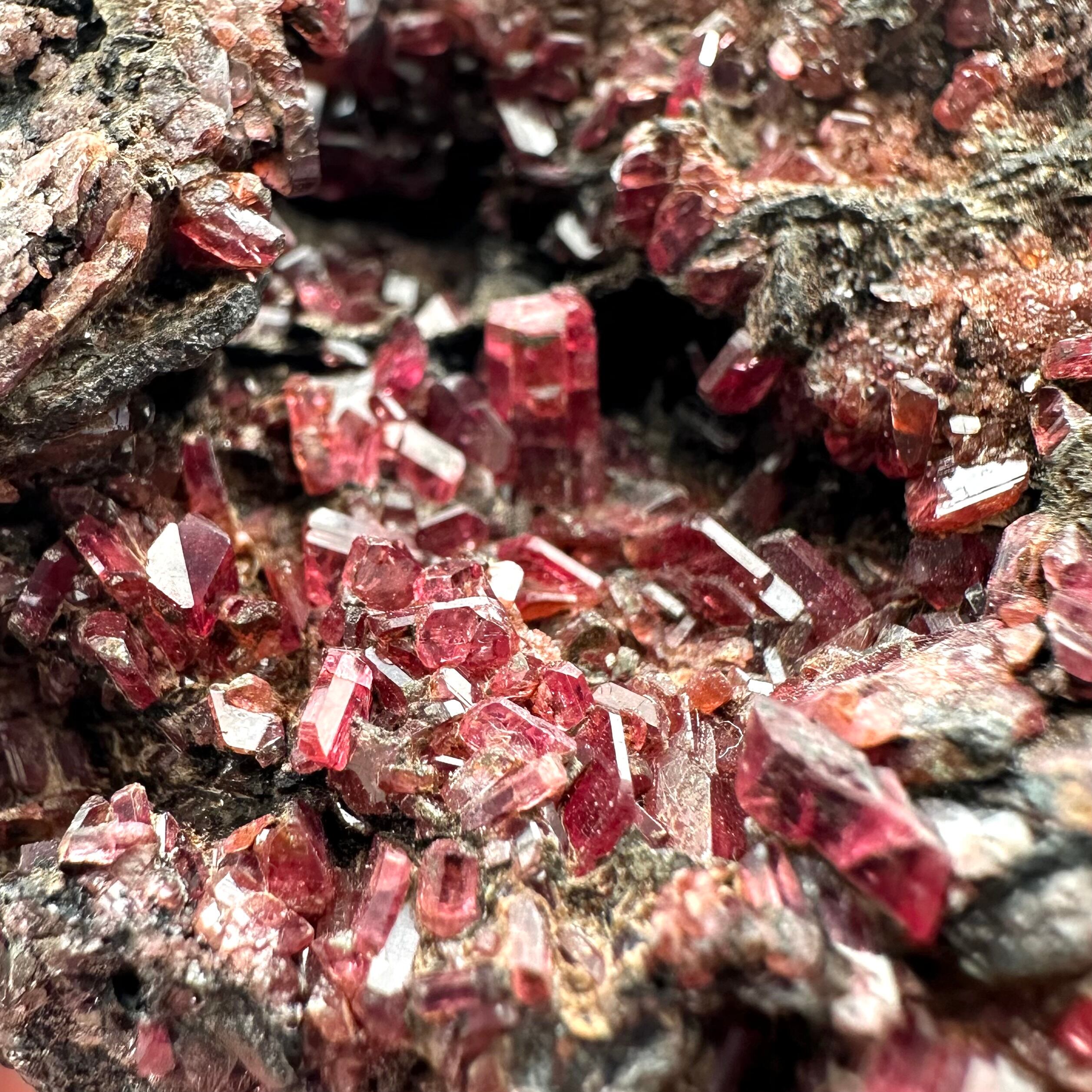 PYROXMANGITE パイロクスマンガン石 田口鉱山 - クリスタルポケット 