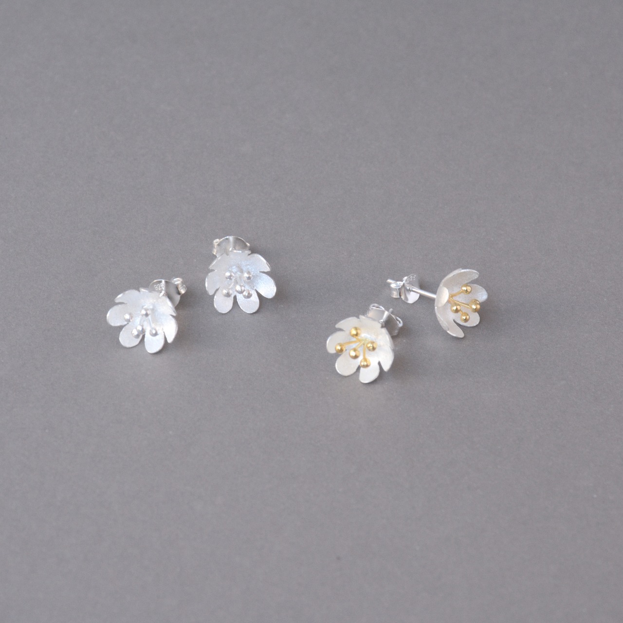 jolie ピアス ゴールド