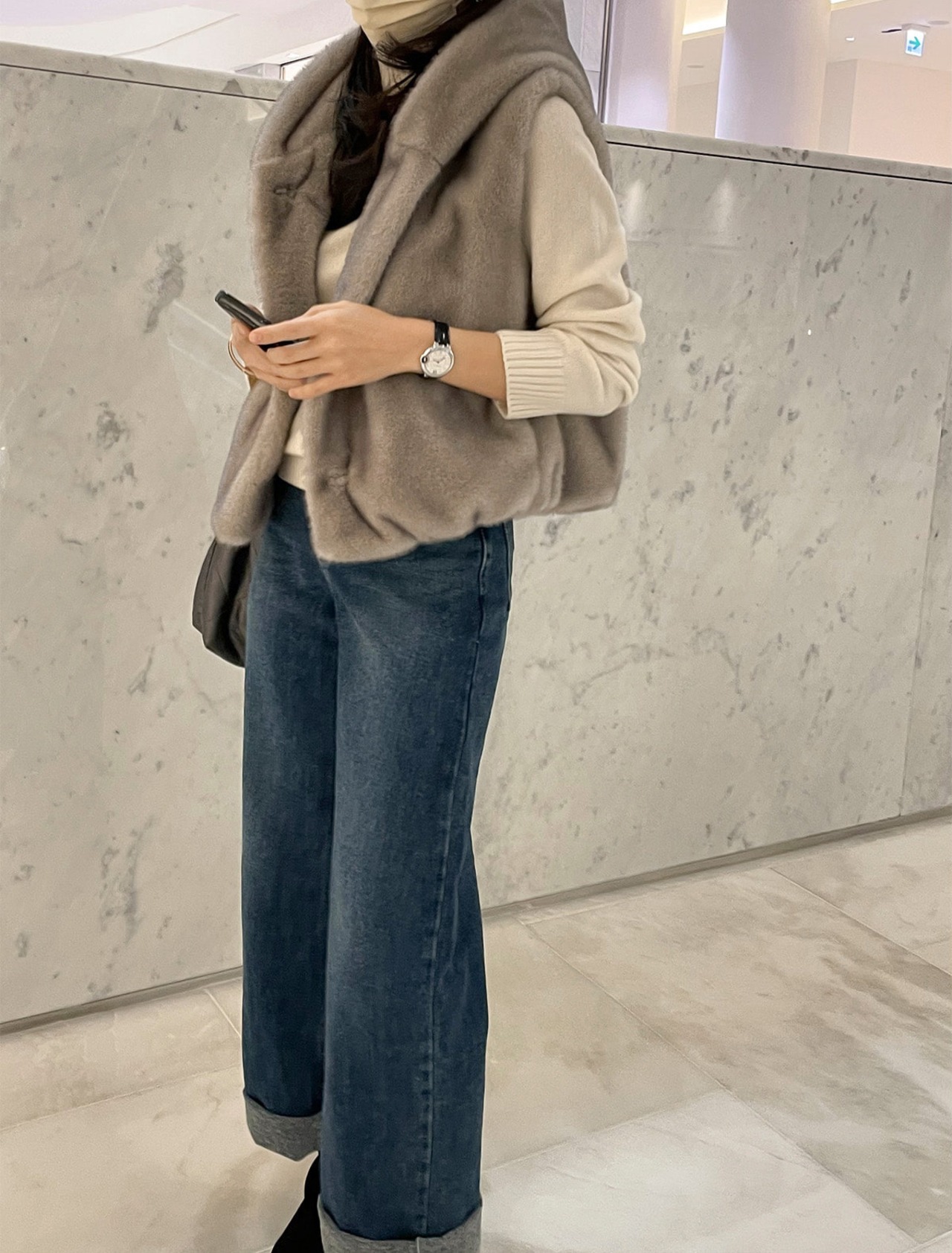 Sold out フード付きフェイクファーベスト_060484