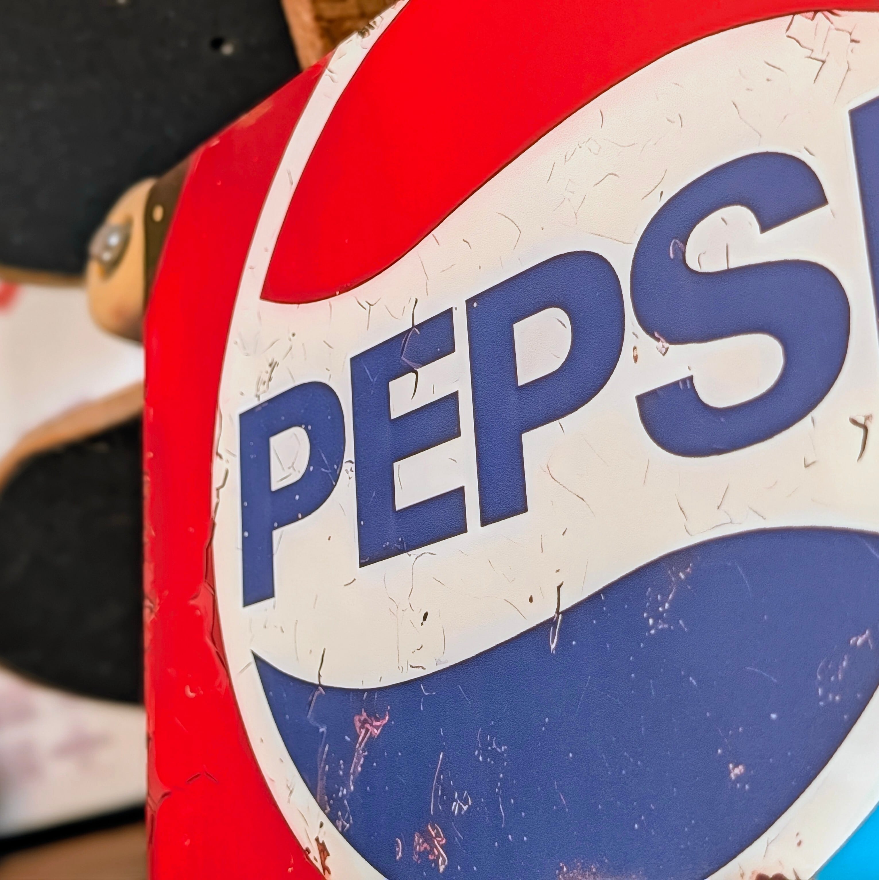 送料無料!ちょうどいいブリキ看板【 PEPSI ( ペプシ ) 】Pepsi-Cola ペプシコーラ / METAL SIGN / メタルサイン / ブリキ看板 / サインボード / ビンテージ加工〚アメリカン雑貨 アメトイ〛