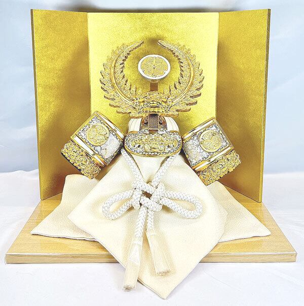 五月人形 兜 S802 金彩レッド 屏風 309 飾り台 32 白木 兜セット