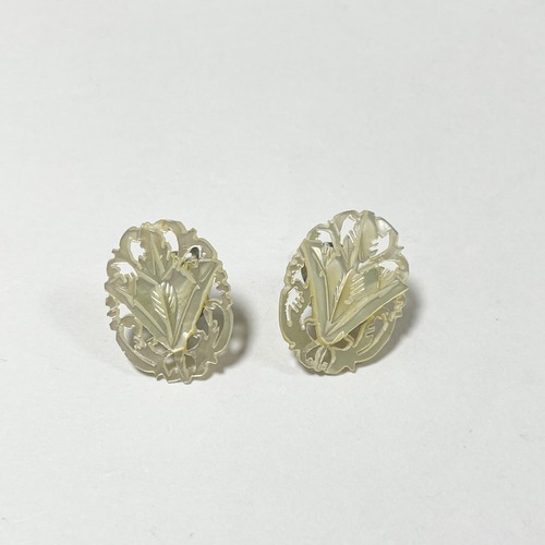Vintage Mother of Pearl Bethlehem Flower Earrings