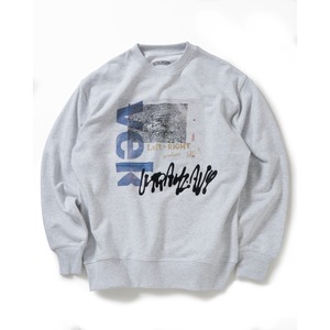 ULTRA HEAVY / KIKI写真と PG 豊田弘治の文字アメリカのタイベック - Crewneck Sweat