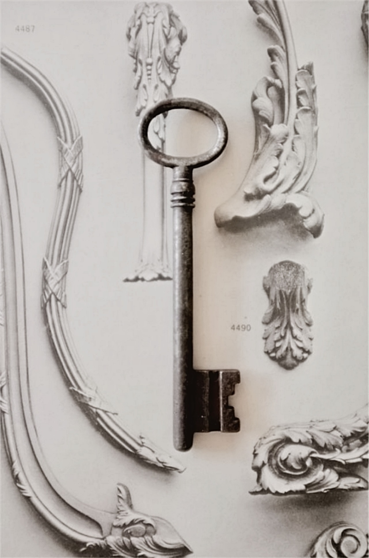 フランス 1900s 11c 秘密の扉用鉄製の鍵a アンティーク