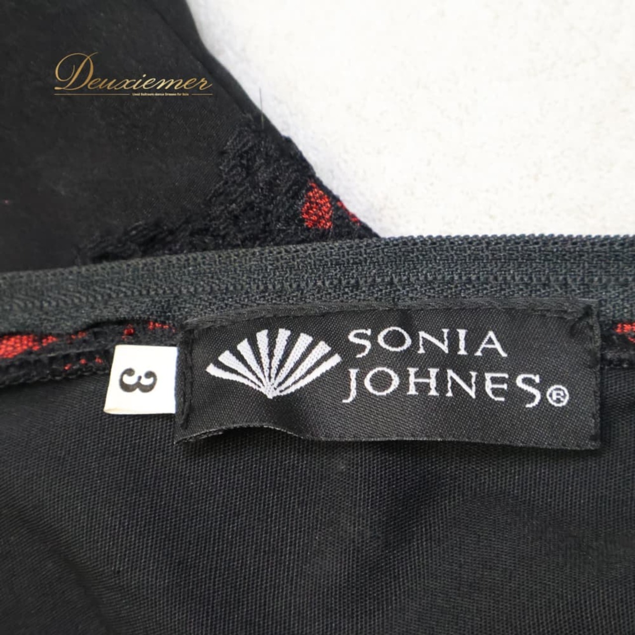 フラメンコ 衣装 SONIA JOHNES ソニアジョーンズ ドレス ワンピース ブラック系 レッド系 黒 赤 ボランテ フリル レース 水玉 ドット プリーツ 高級感 長袖 ダンス パーティ 発表会 舞台 上品 エレガント