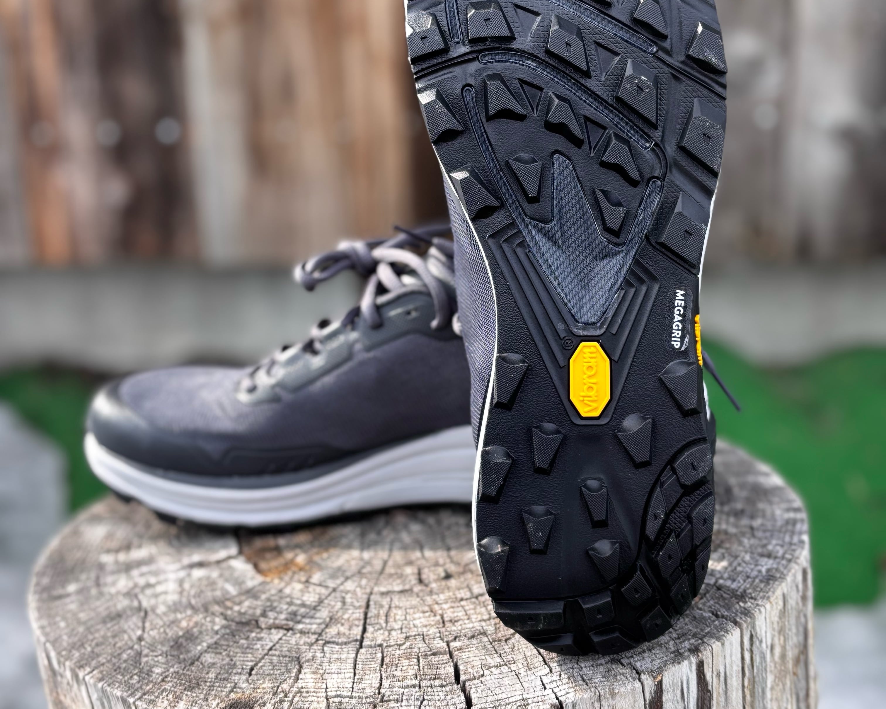 topo athletic（トポアスレチック） TRAVERSE（トラバース