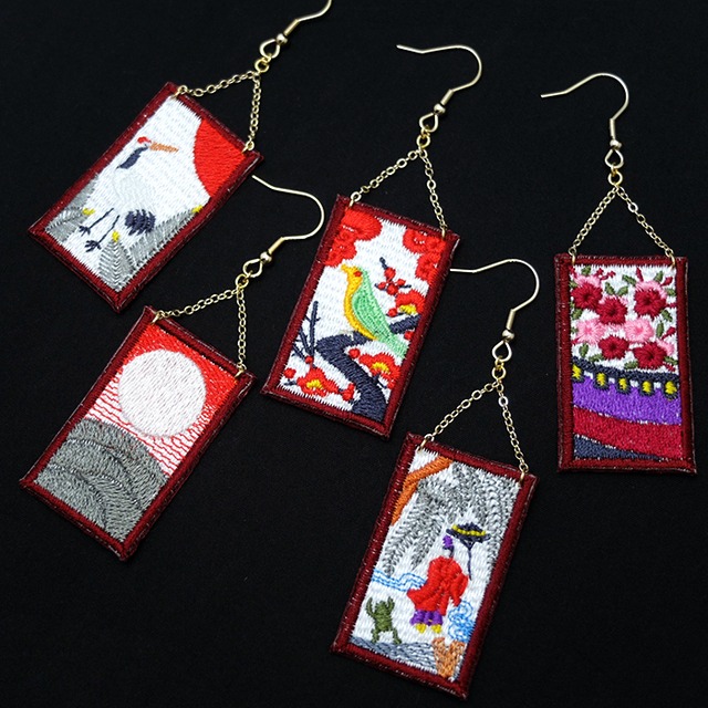 花札の刺繍ピアス 松に鶴 梅にウグイス 桜に幕 すすきに満月 柳に小野道風 Color Stitchオンラインショップ