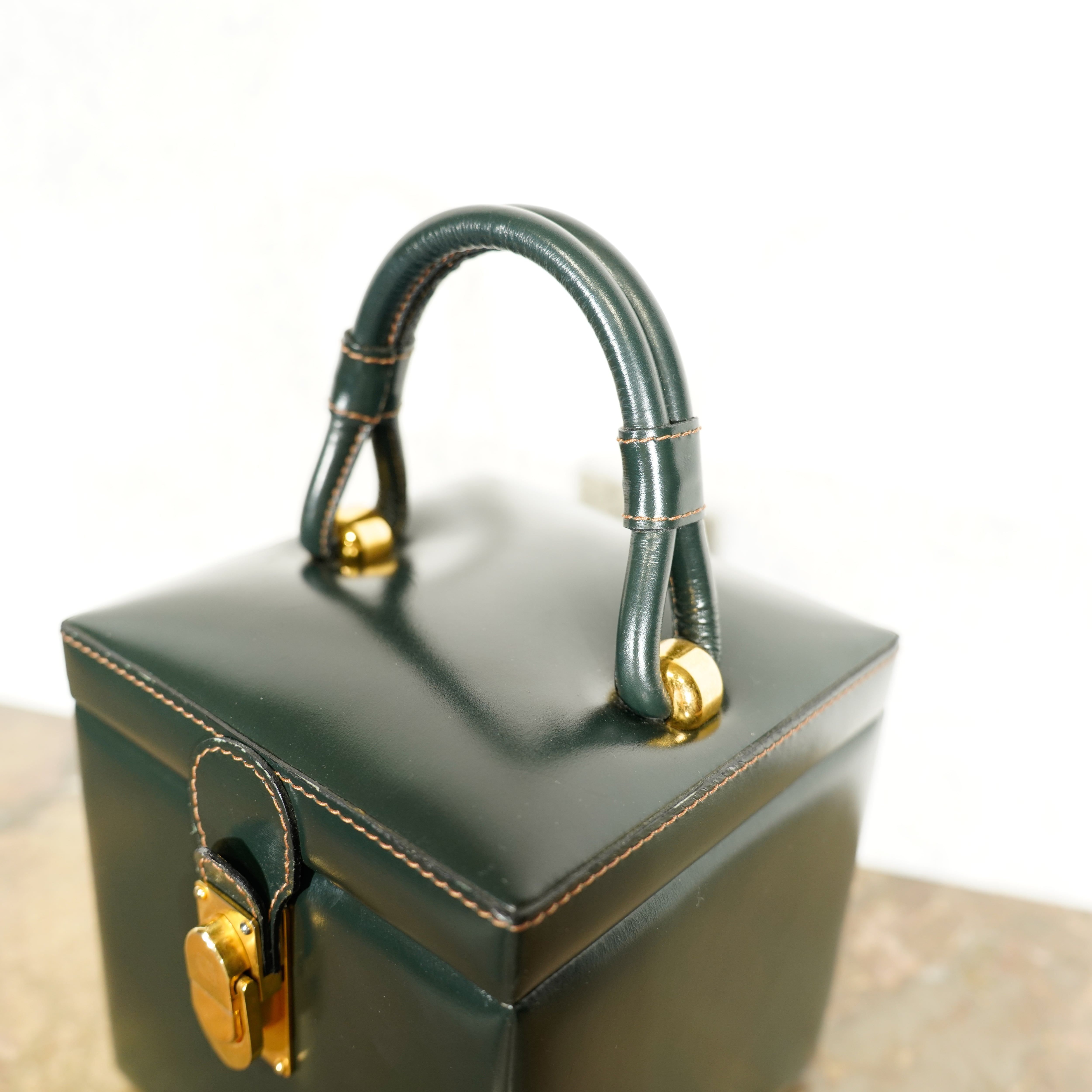 LOEWE Logo Hand Bag★ロエベ ロゴ ハンドバッグ LOEWE METAL LOGO DESIGN SQUARE TYPE LEATHER ROYAL HAND BAG