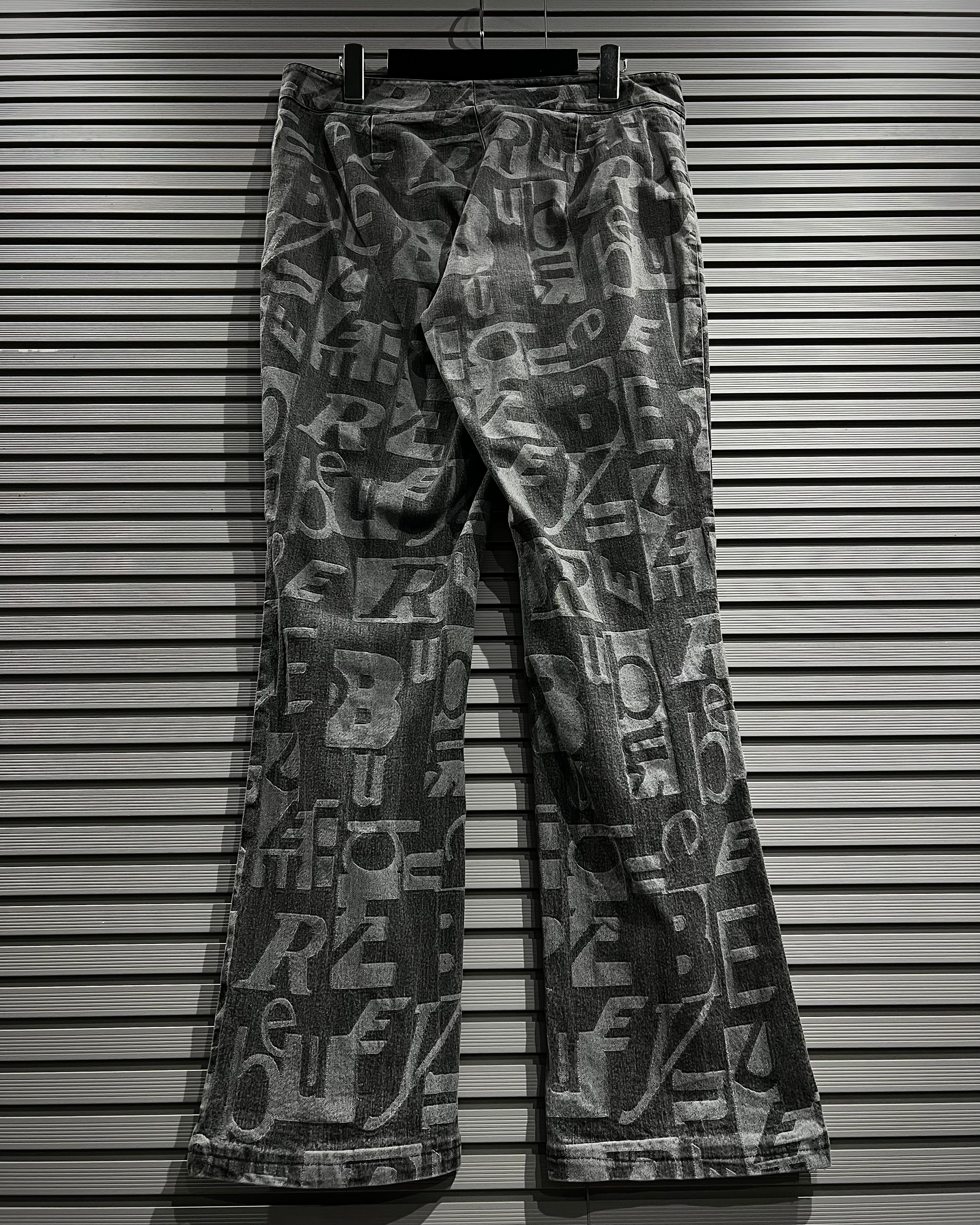 X VINTAGE】“Burberry” Logo Pattern Flared Denim Pants | Caka(カカ