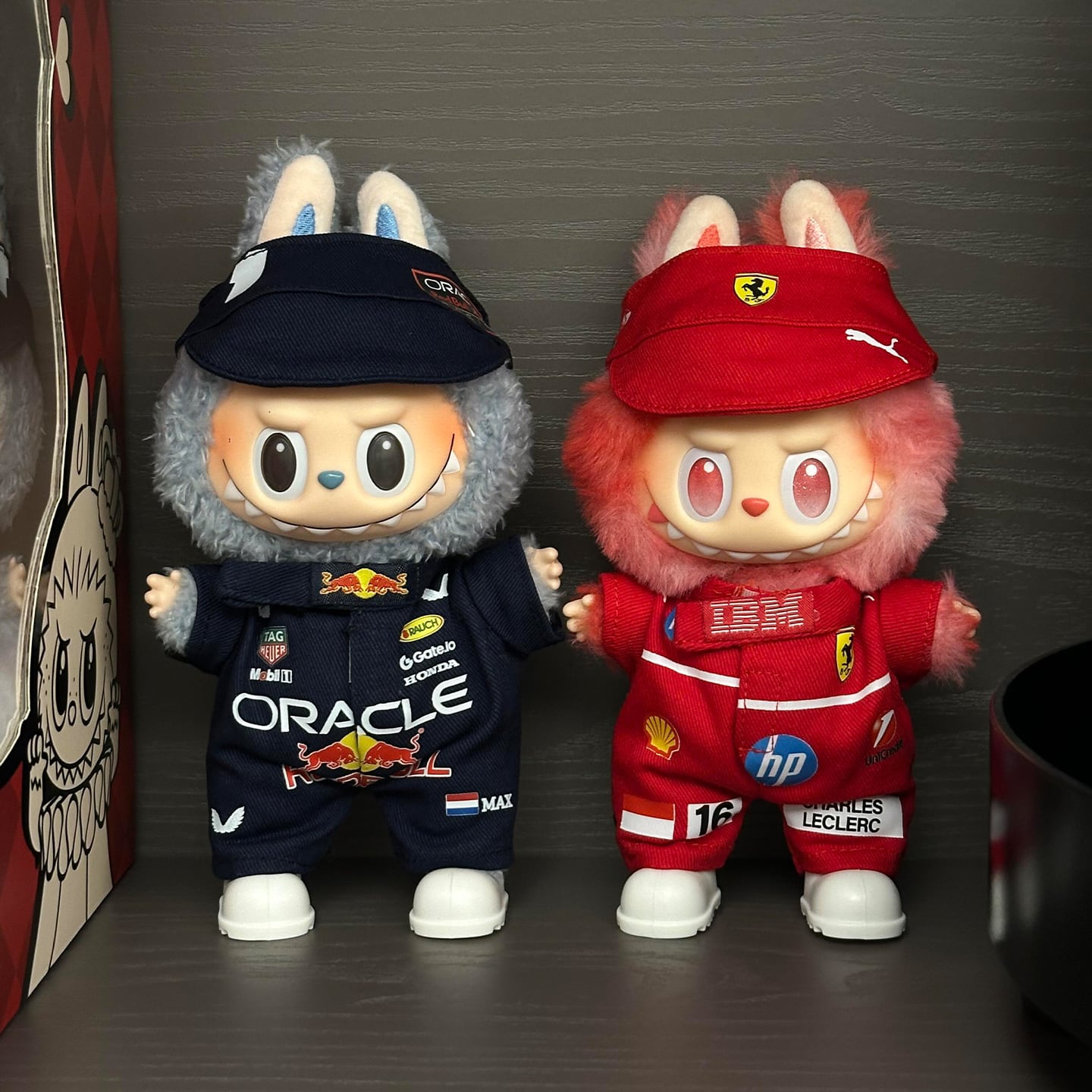 LabubuがF1レーサーに変身✨ヘルメット付き!本格F1レーサースタイル Labubu 17cm用 レーシングスーツフルセット 衣装セット