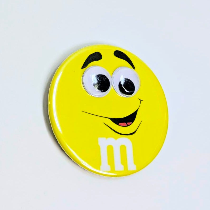 再入荷！【 m&m's（ エムアンドエムズ ）】★目がギョロギョロ動く缶バッジ★ 〚アメリカン雑貨 アメトイ〛
