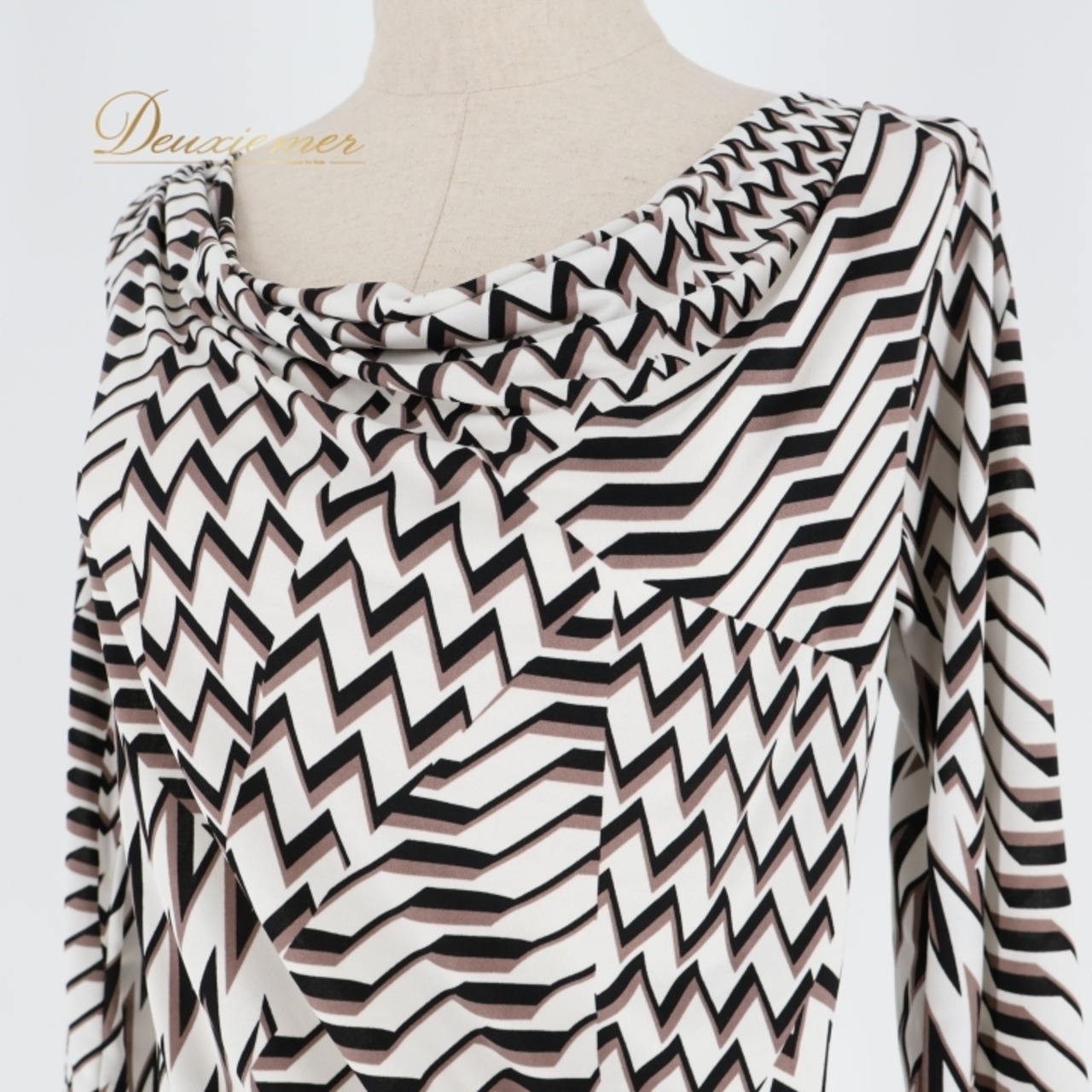 社交ダンス 衣装 トップス ブラウス ホワイト系 チャコット Chacott 日本製 白 黒 紫 柄 伸縮 ストレッチ 練習 レッスン かわいい パーティー ダンス衣装 イベント ステージ 柔らかい生地 ブラック系 パープル系