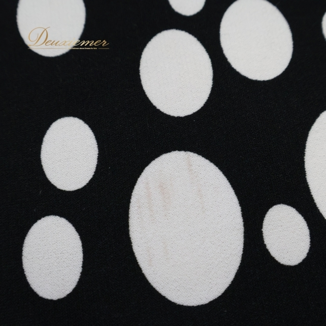 フラメンコ 衣装 巻きスカート ラップスカート ファルダ スカート イチオク ICHIOKU 水玉 ドット 黒 白 フリル 伸縮 ストレッチ ブラック系 ホワイト系 レディス スカート おしゃれ ダンス 可愛い 軽量