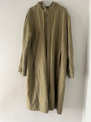 柔和で煌びやかなコート