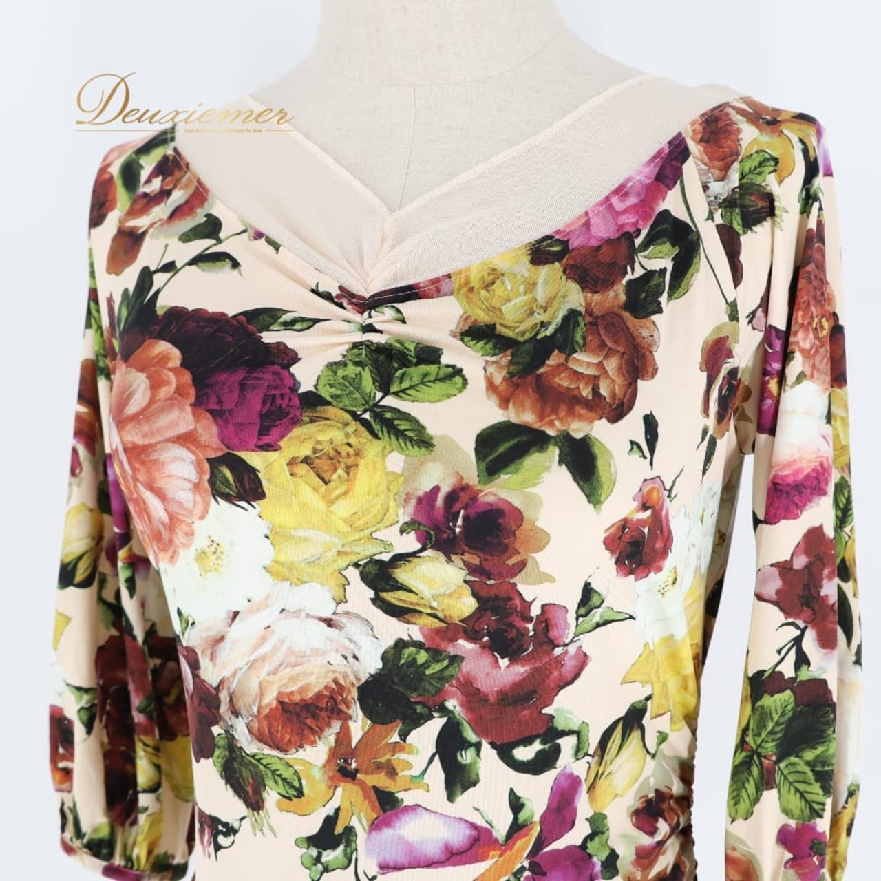 社交ダンス 衣装 Chacott ROYAL DANCE チャコットロイヤルダンス Tシャツ カットソー レッスンウェア ベージュ系 花柄 植物柄 透け感 ギャザー カラフル おしゃれ ブラック系 ホワイト系 ブラウン系 レッド系 ピンク系 パープル系 グリーン系 イエロー系 オレンジ系 レッスン トップス 花柄プリント フラワー柄 ボタニカル柄 長袖 透け素材 シアー感 伸縮性あり ドレープ風 クシュクシュ ねじりデザイン きれいめ フェミニン カラフルプリント カジュアルダンス 衣装Mサイズ Mサイズ