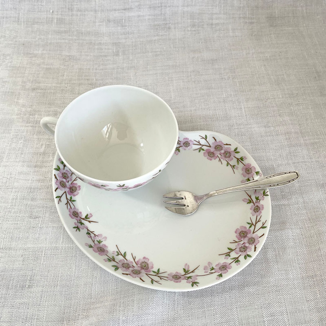 スナックセット　Porcelaine de Paris　スナックプレート ピンク花のレリーフ 19twd41