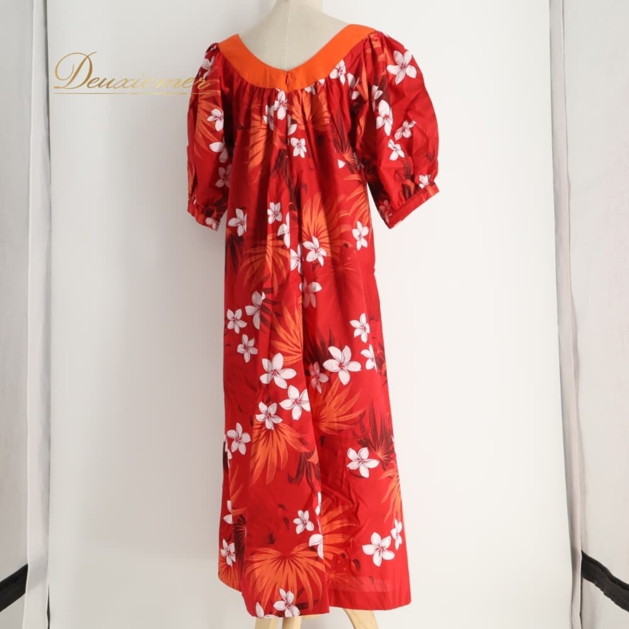 フラダンス 衣装 FANCY DRESS ファンシードレス ワンピース ドレス レッド系 プルメリア柄 花柄 植物柄 ハワイアンプリント ハワイアン アロハ フラ ダンス レッスン 練習 オレンジ系 赤 橙 白 茶 ホワイト系 ブラウン系 華やか 鮮やか かわいい おしゃれ 上品