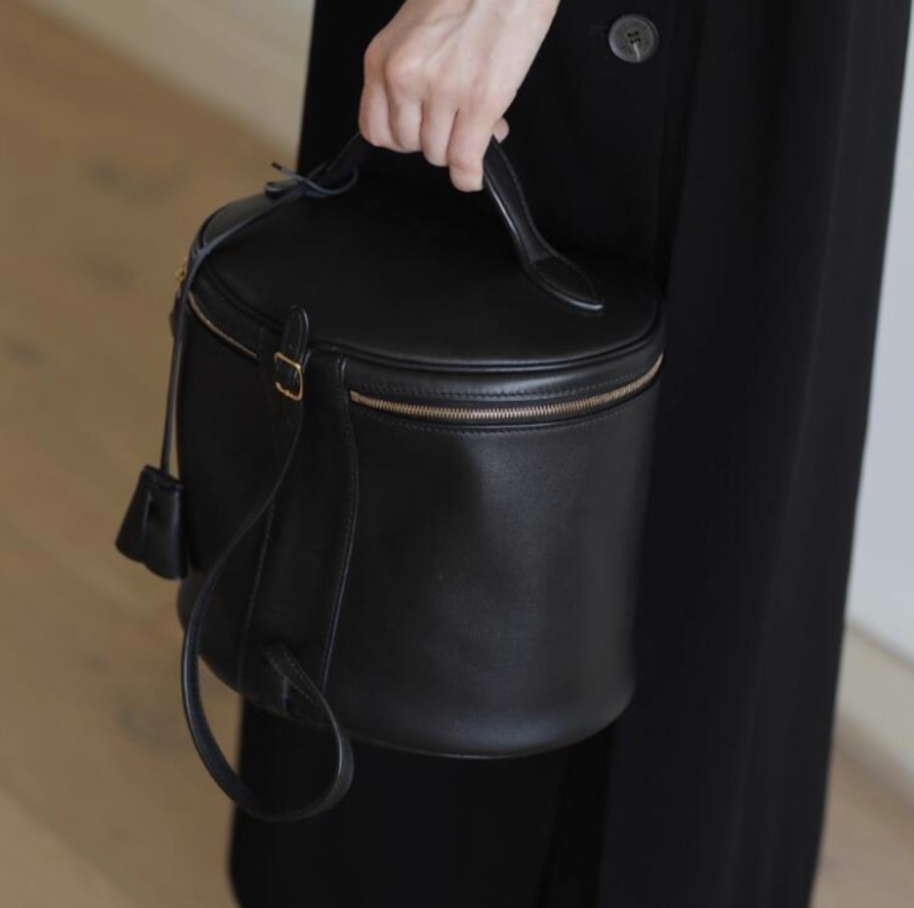 円筒形ハンドバッグ