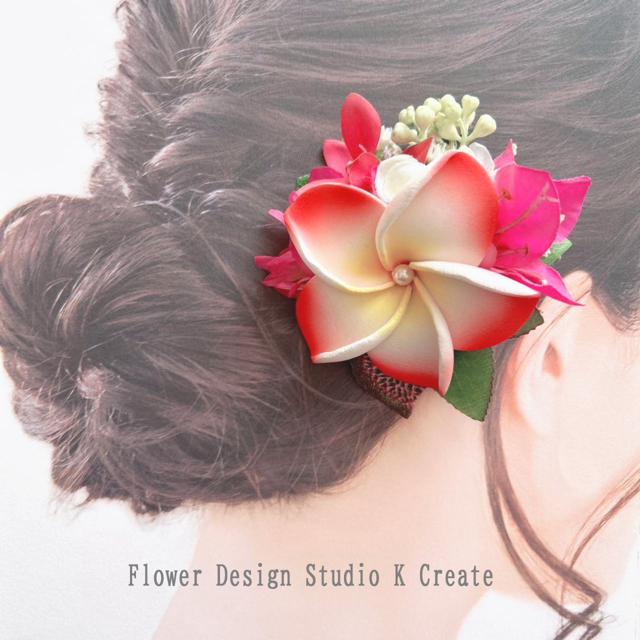 赤いプルメリアとブーゲンビリアのヘアクリップ 髪飾り トロピカル フラ フラダンス プルメリア 赤 フラガール 浴衣