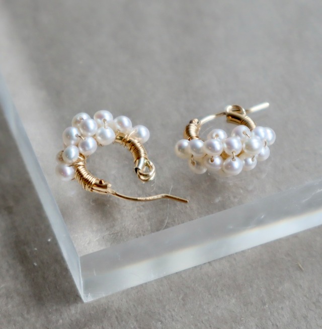 ［ピアス］petit berries hoops/14kgf 淡水パール