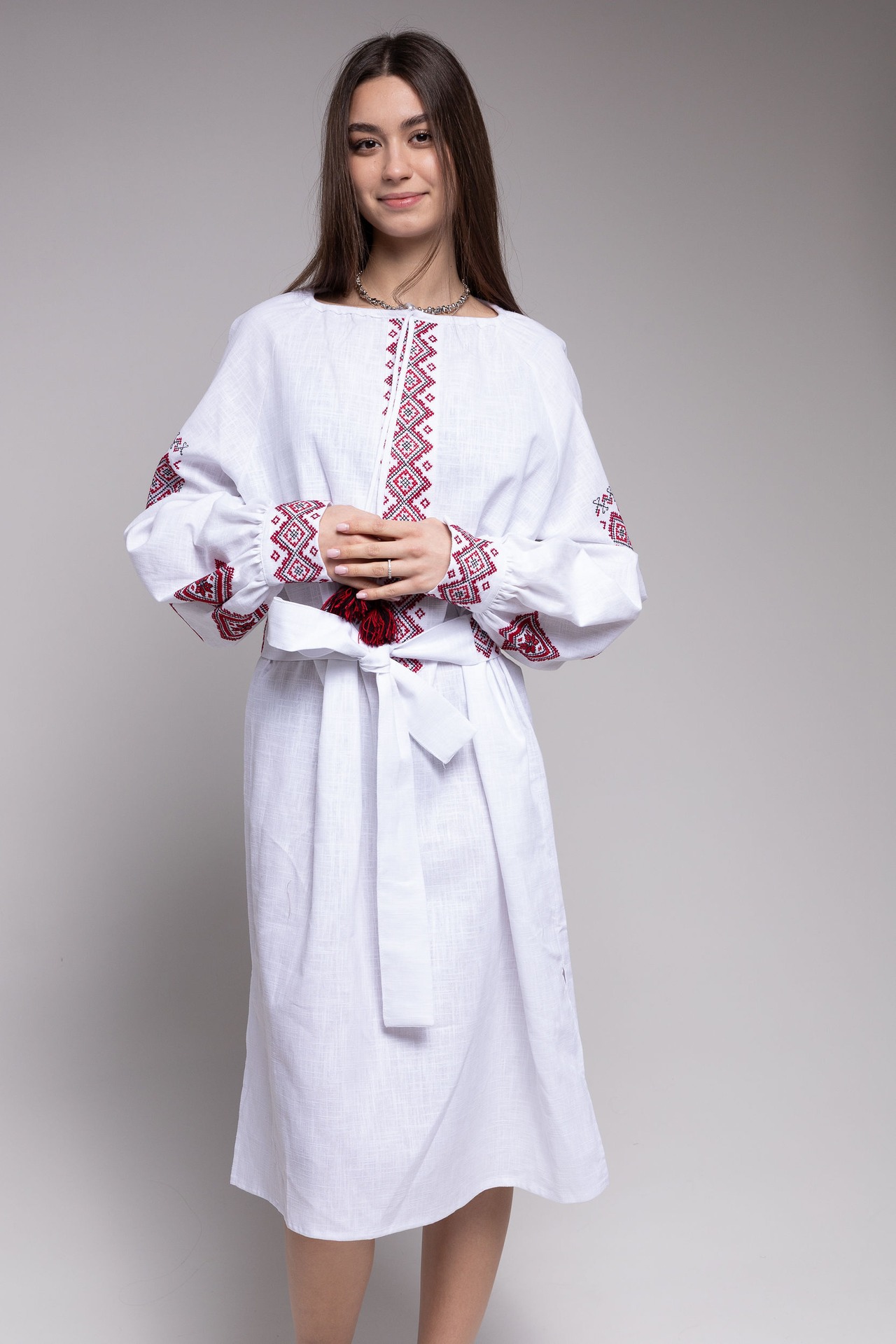 ウクライナ刺繍ヴィシヴァンカ・クラシック　手刺繍　麻　レディース・フリーサイズ - 1