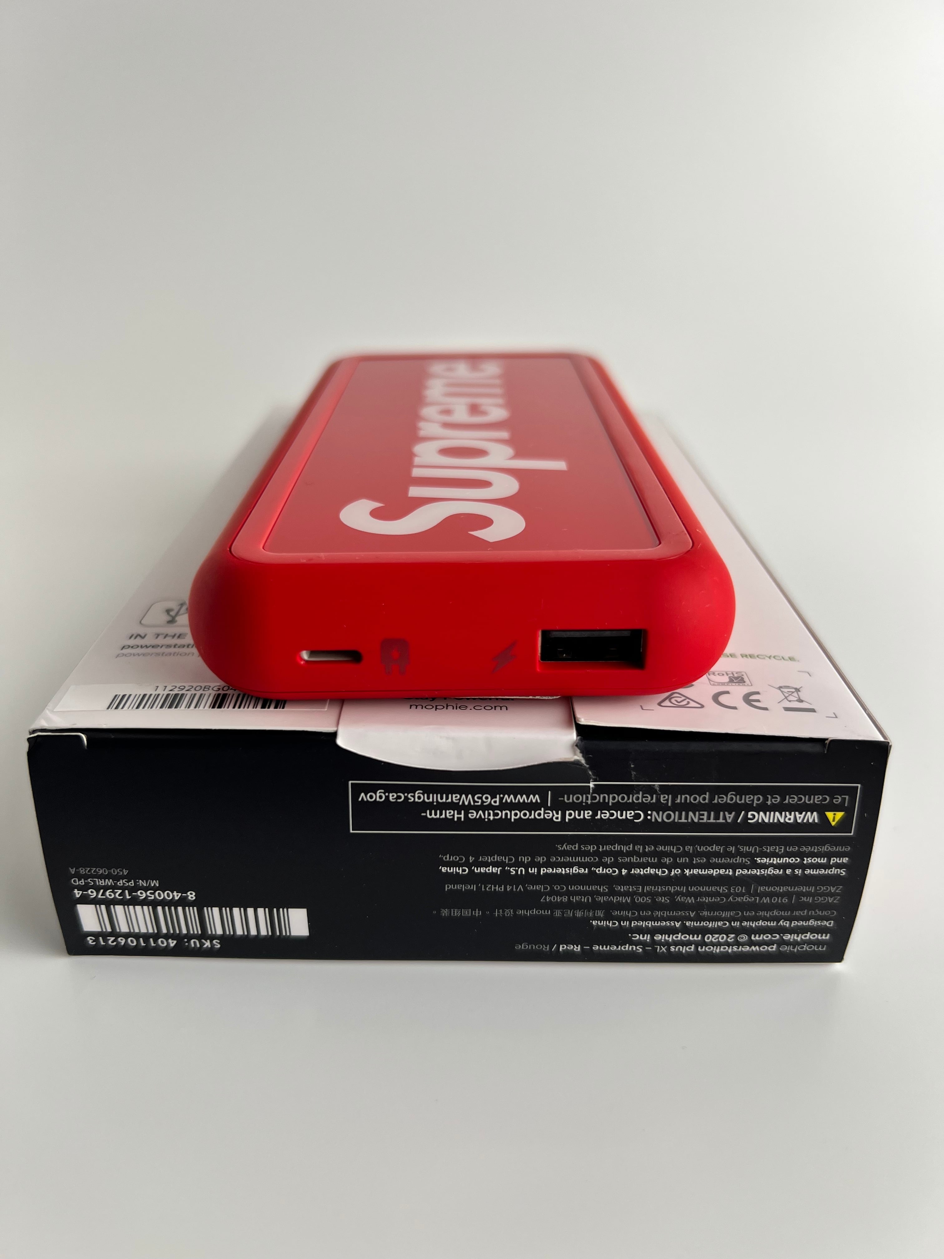 supreme × mophie Powerstation Plus XL | 1GO