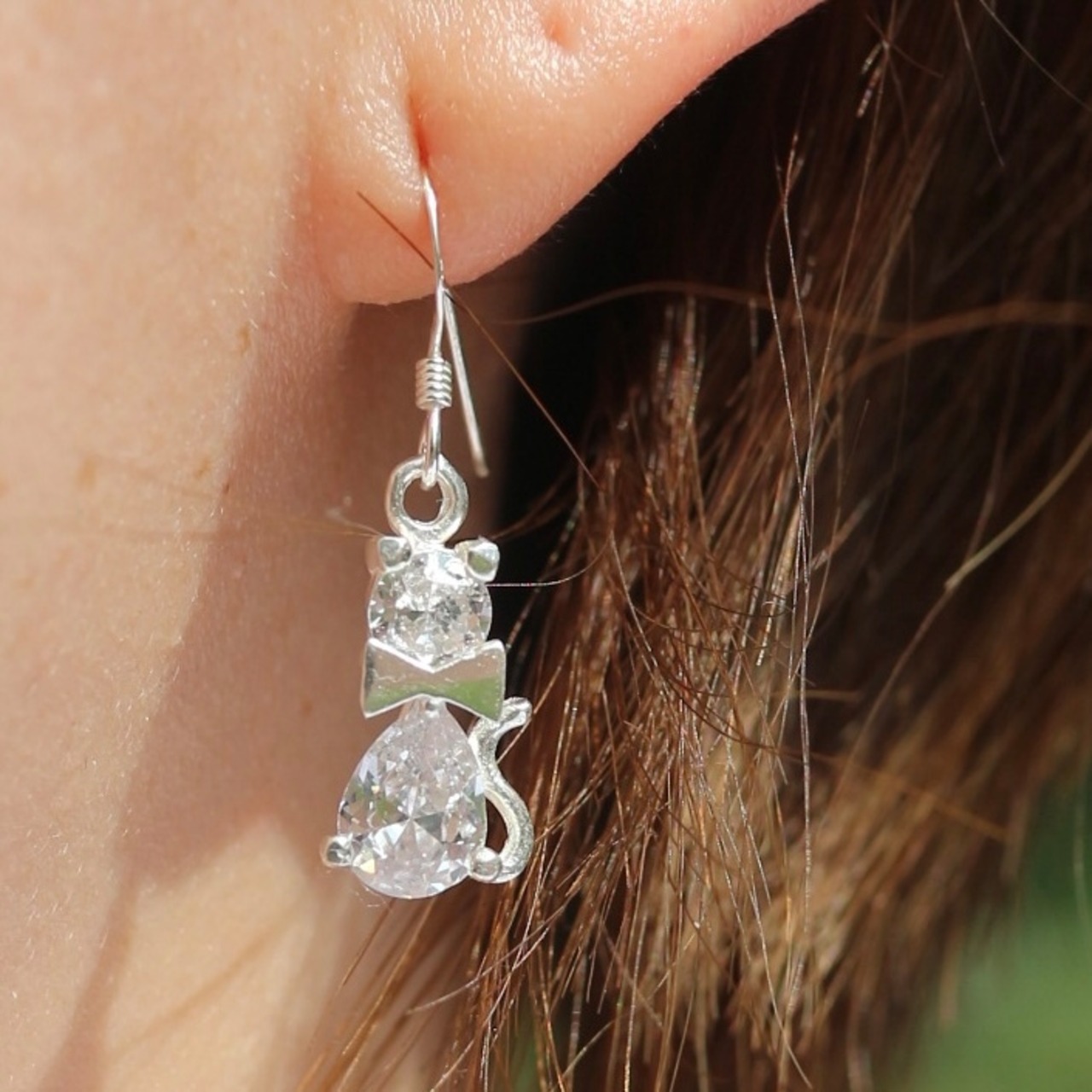 白ねこちゃんピアス