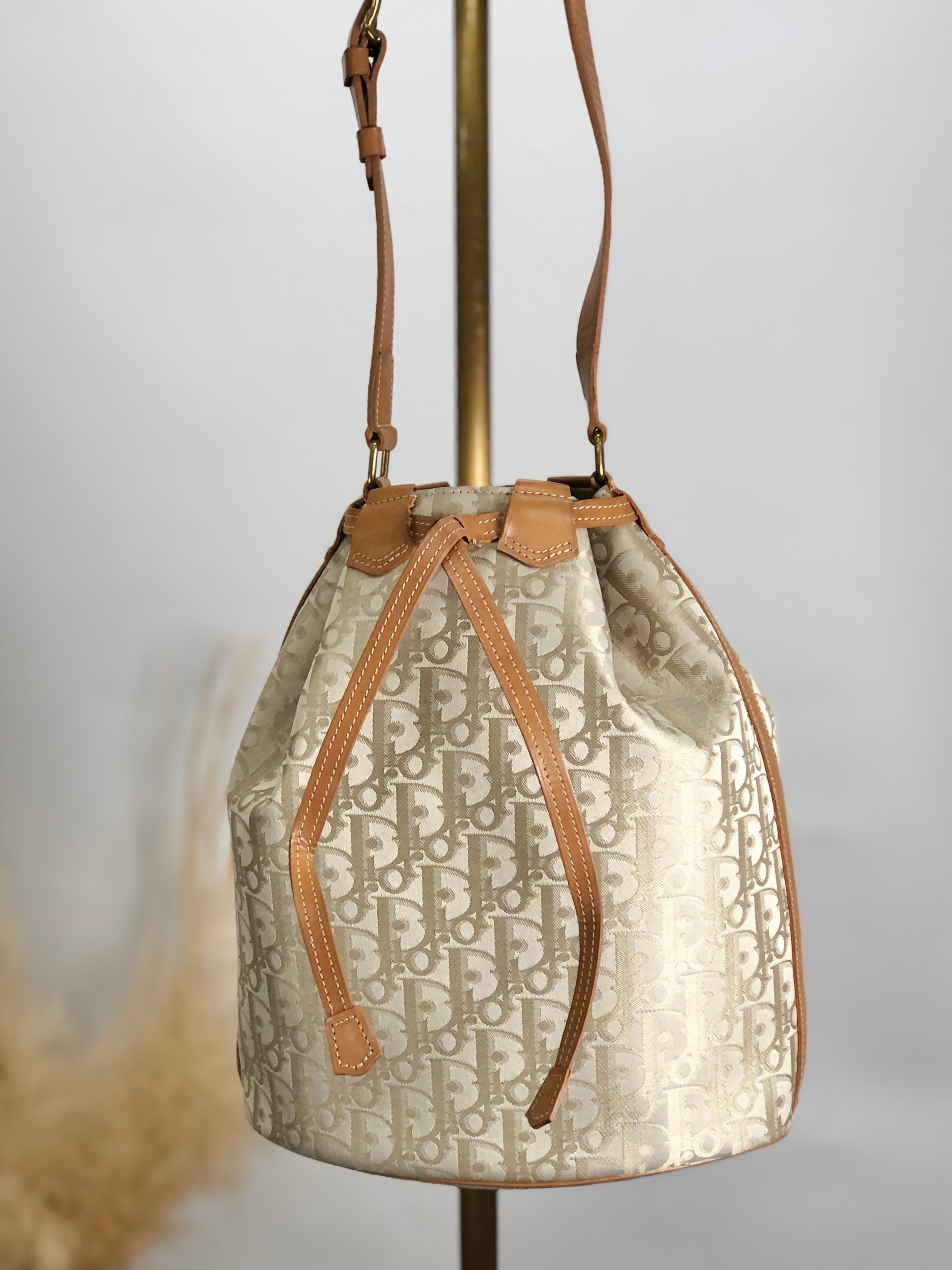 Christian Dior クリスチャン ディオール トロッター ショルダーバッグ ベージュ PVCレザー 巾着 vintage ヴィンテージ オールド hcjcsd