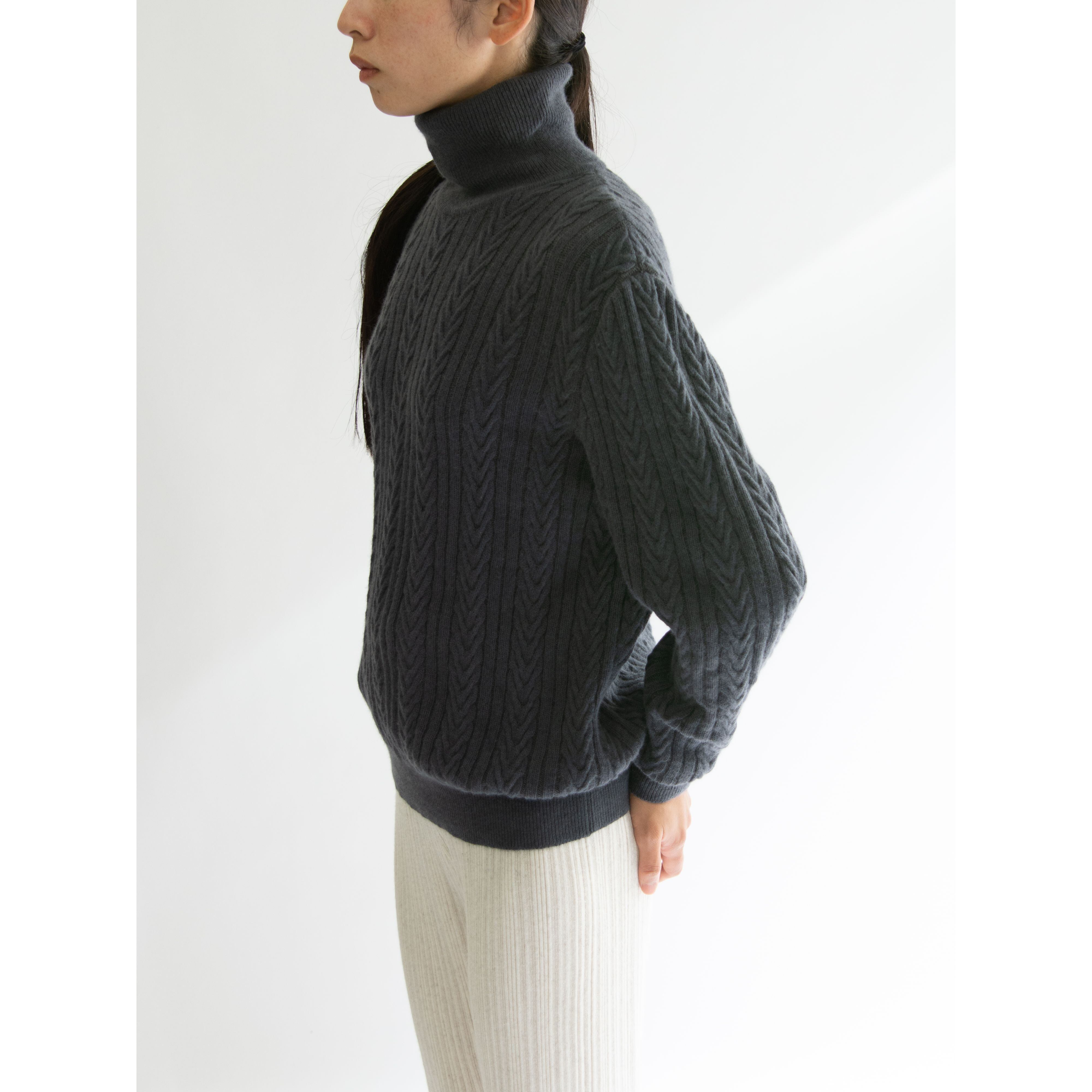 【valentino garavani】Made in Italy Wool-Nylon-Angora High Neck Sweater(ヴァレンティノ ガラヴァーニ イタリア製ウールナイロンアンゴラ ハイネックセーター タートルニット)