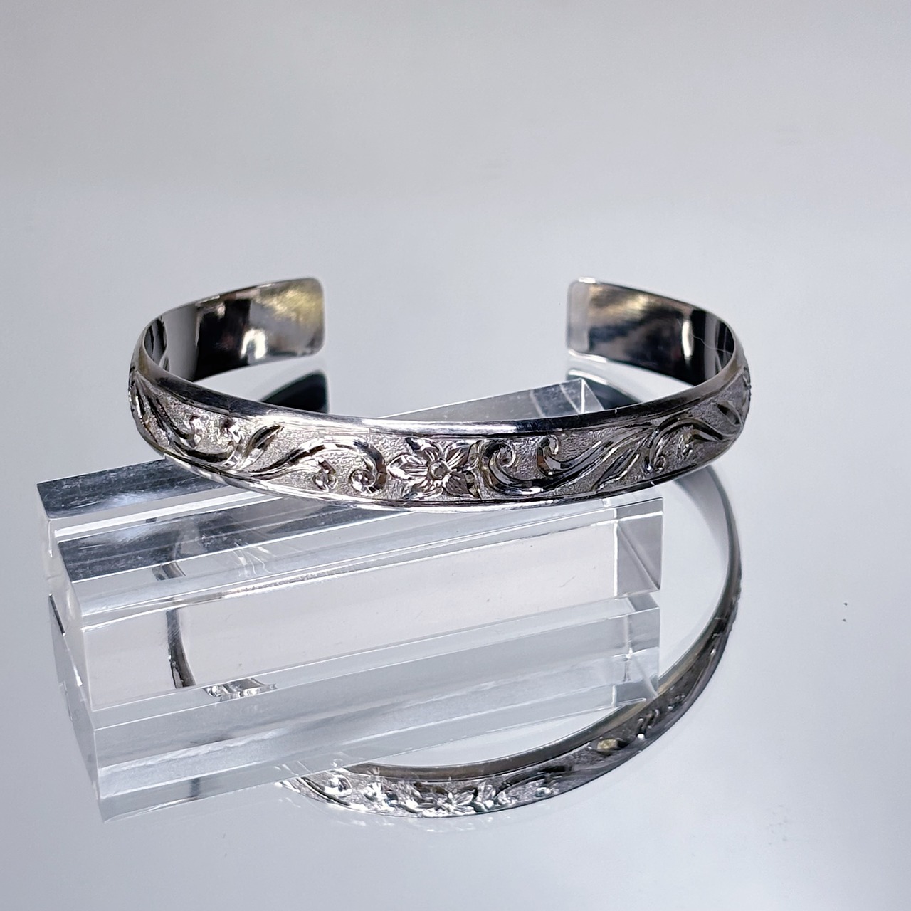 エンベッドハワイアンシルバーバングル(S/Silver)