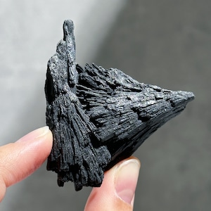 ブラックカイヤナイト 原石14◇ Black Kyanite ◇天然石・鉱物・パワーストーン