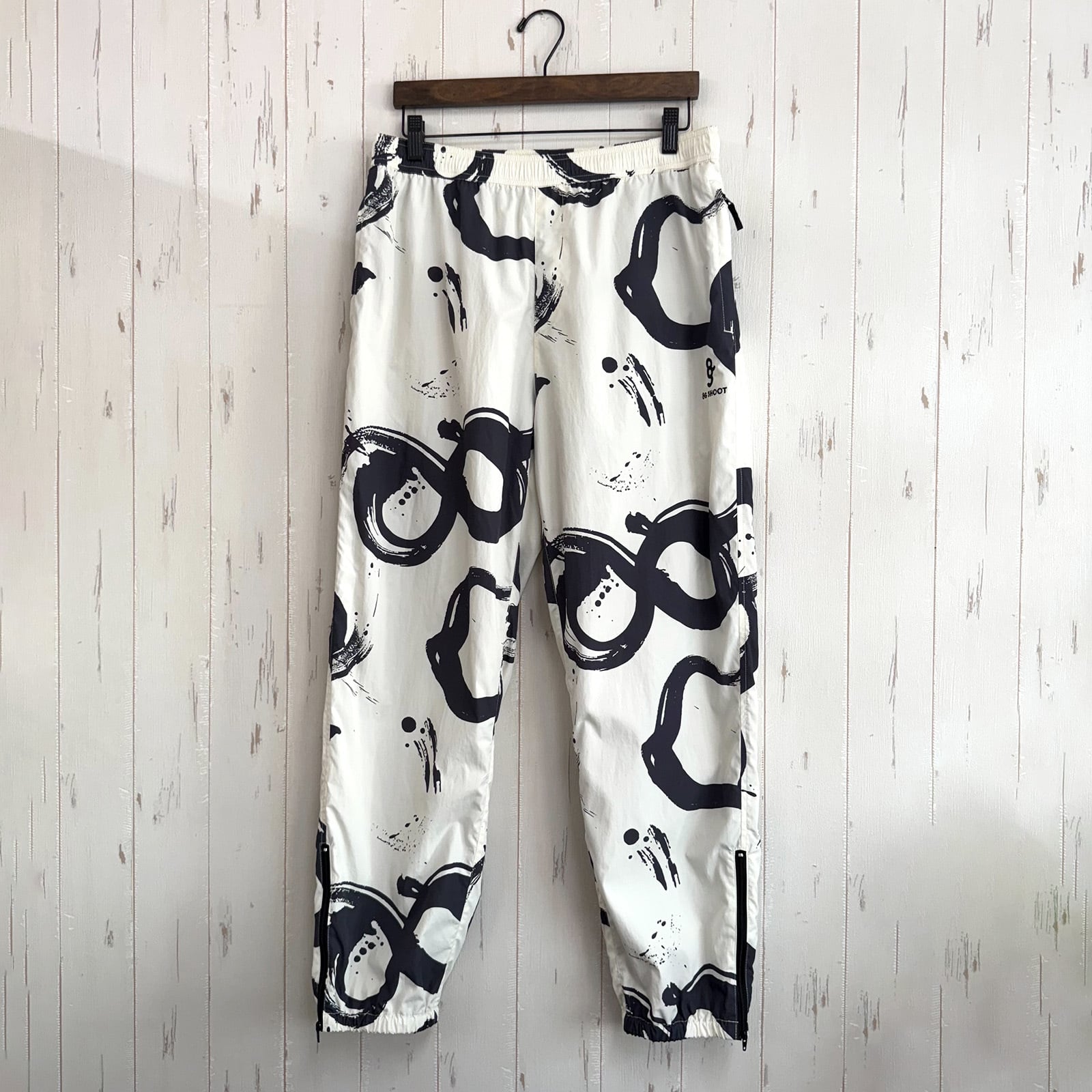 CALLIGRAPHY PATTERN NYLON PANTS -WHITE-