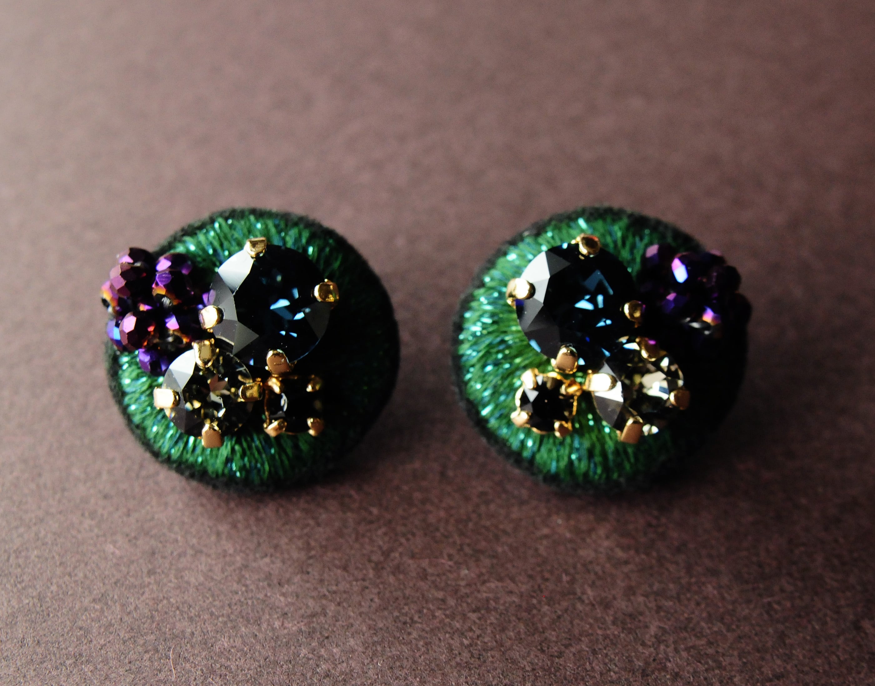＜Stella～遊び好きの星～＞刺繍ピアス「 ジュエルJewe/森の星 」★ロングポスト/アレルギー対応変更可能