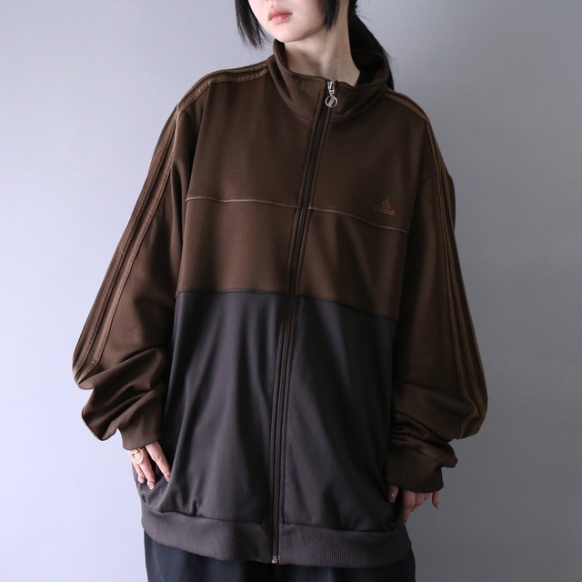 XXXXL super over silhouette stitch work gimmick design sweat parka