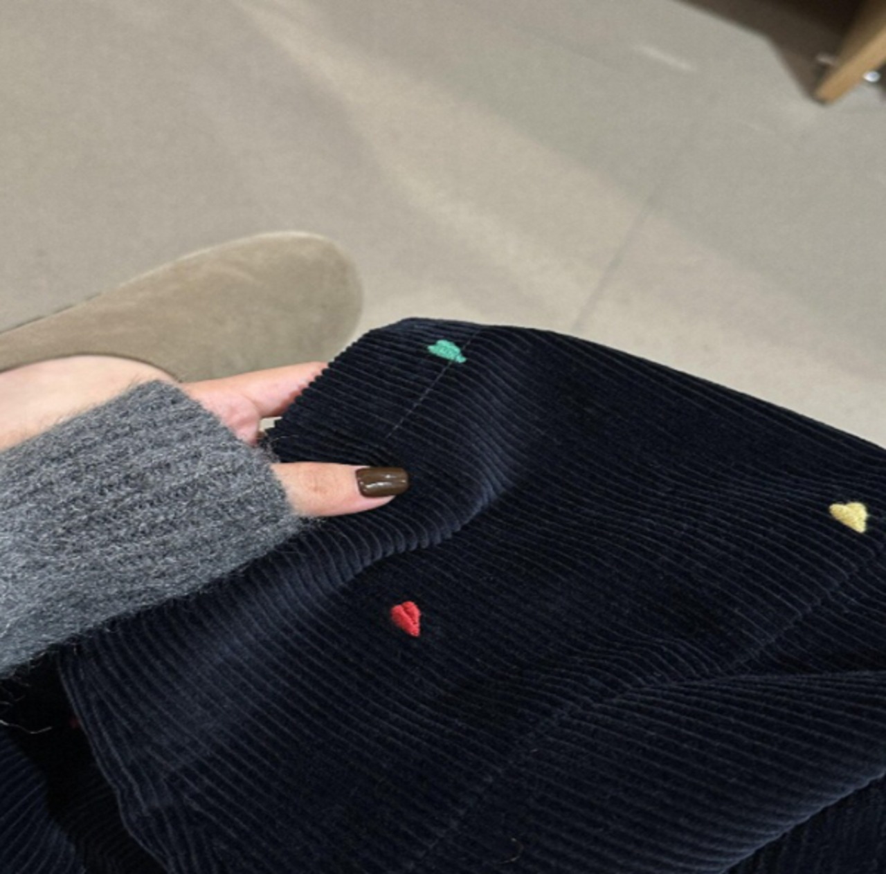 カラードット刺繍 コーデュロイワイドパンツ