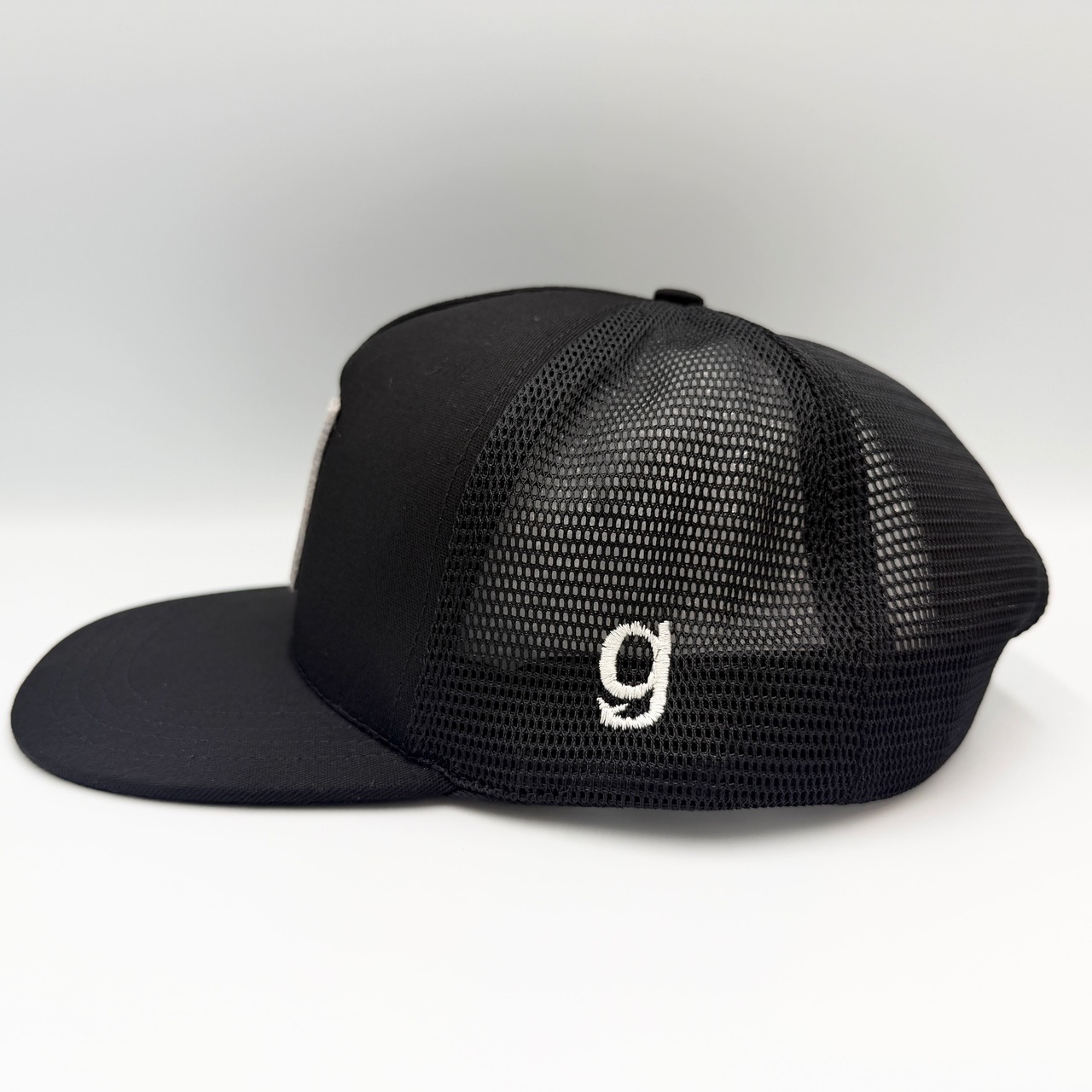 【gifthat別注】Coopers Town Felt on Embroidery Logo Mesh Cap