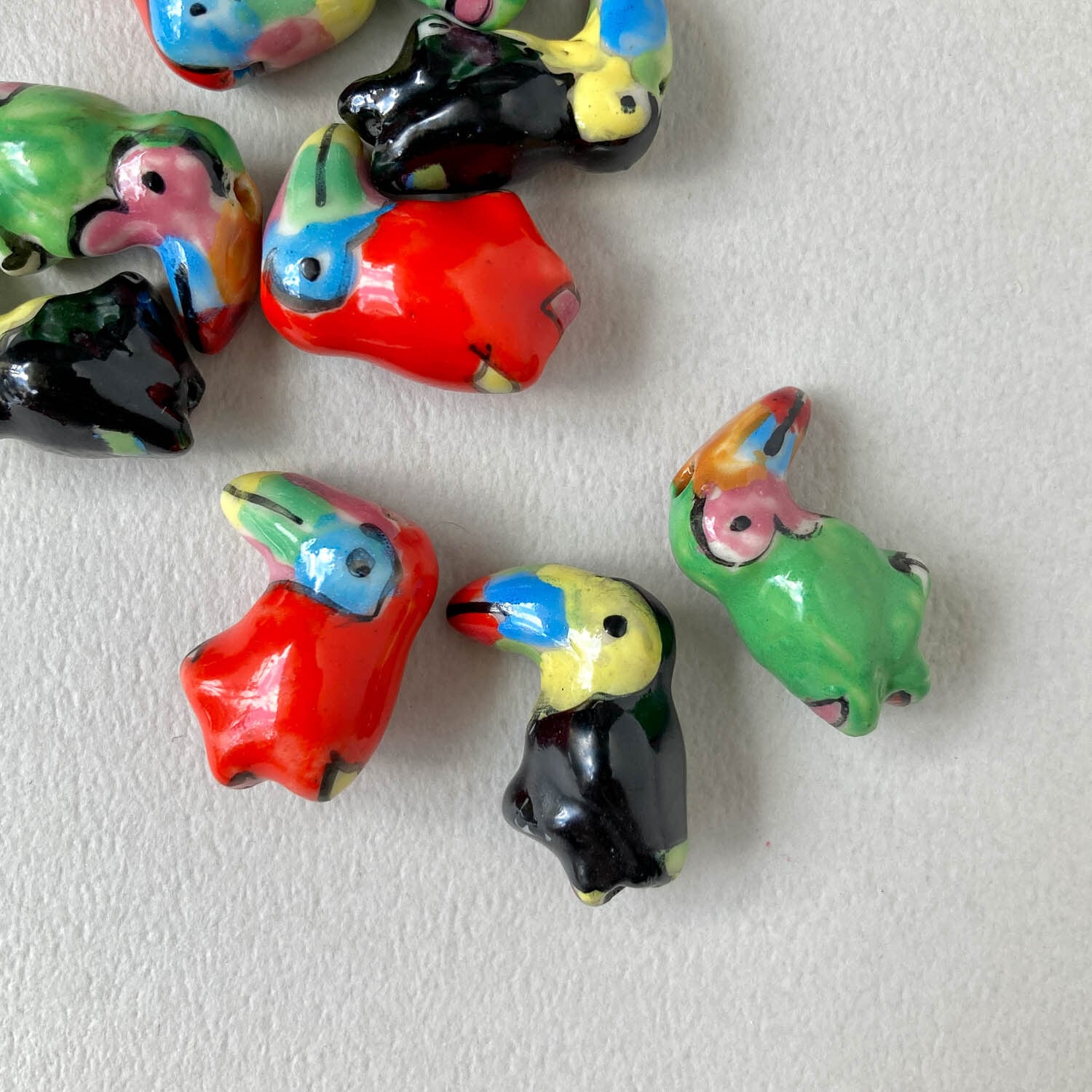 〈新色追加〉南国のトリ陶器ビーズ(20mm)