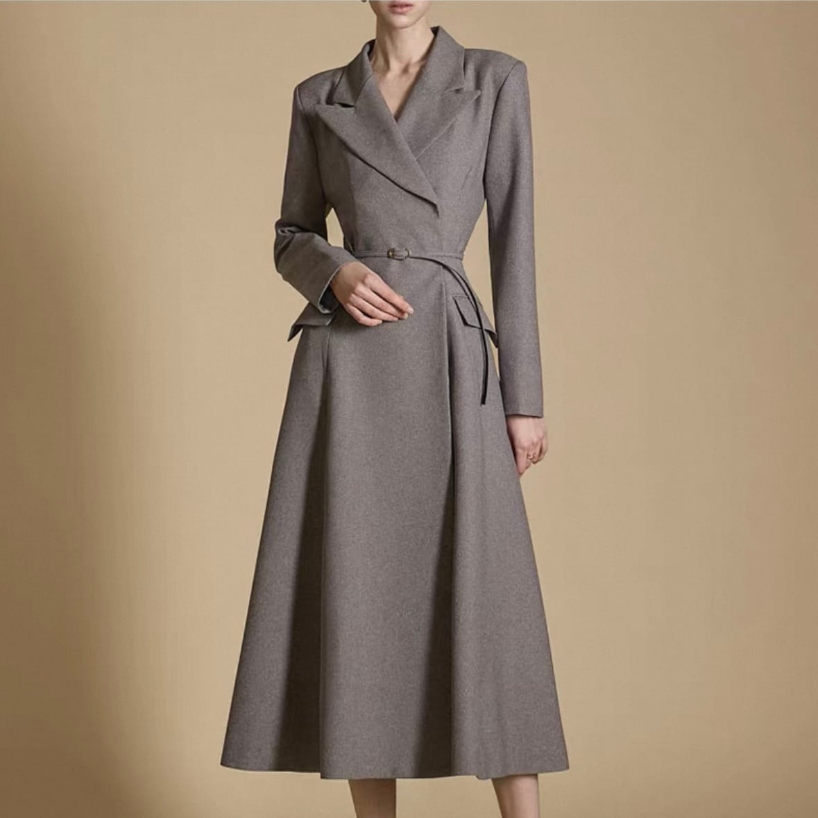 美ライン際立つクラシカルロングコート YH9577