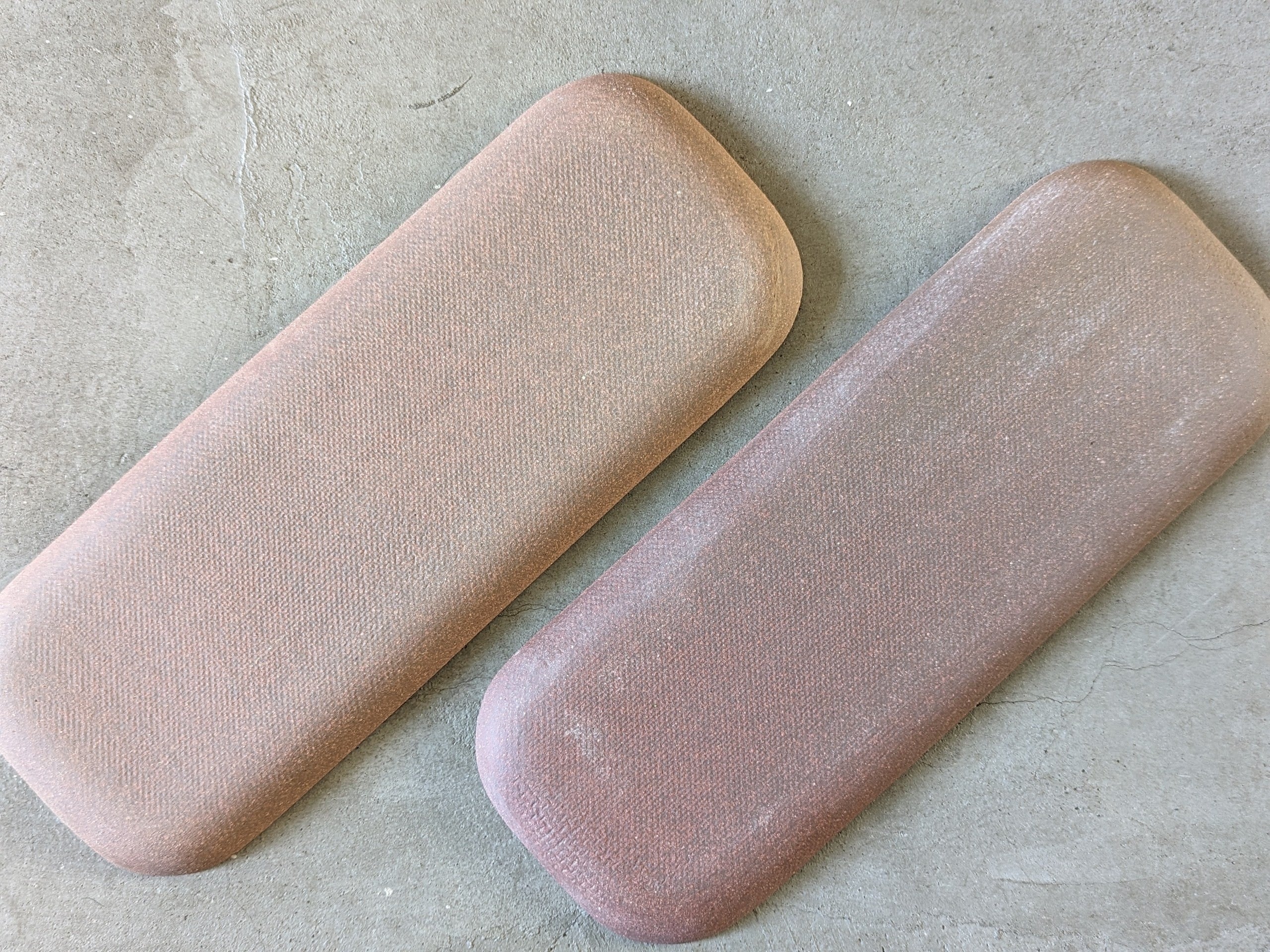 やちむん　一翠窯　長方皿(小）　呉須丸紋　沖縄　陶器 一翠窯】長方皿小 ゴス丸 [やちむん] | 【琉球ガラス】と