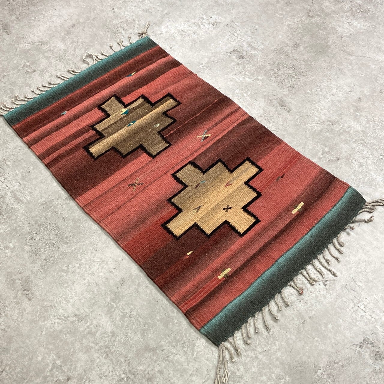 サポテックラグ　オアハカ　メキシコ　約100cm x 60cm メキシコ オアハカ サポテックラグ タペテ 手織り ウール 105×57