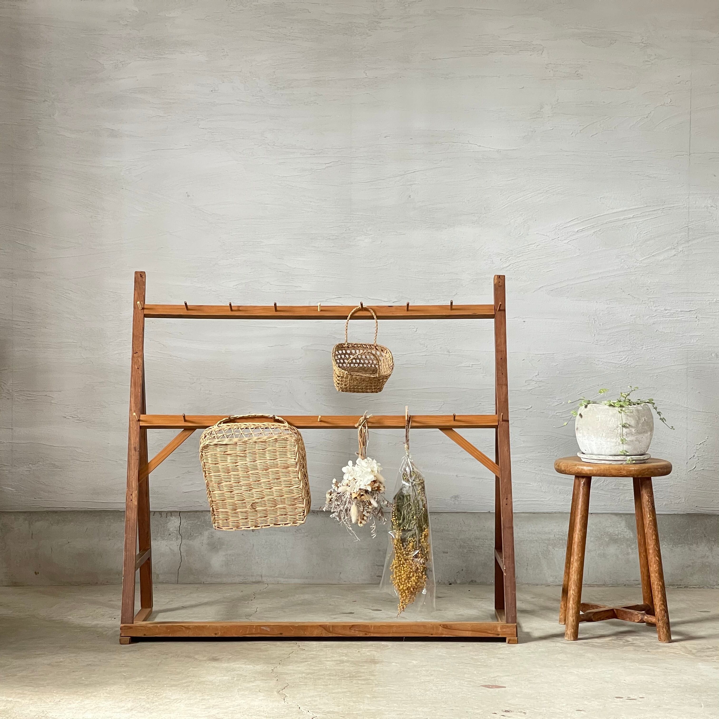 古木のディスプレイスタンド