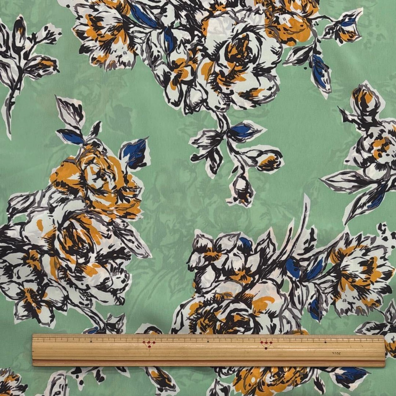 TC346◆3m◆M◆ポリエステル100%薄手プリント生地◆花柄(ライトグリーン系)