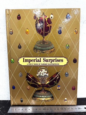 洋書A POP-UP BOOK    Imperial Surprises